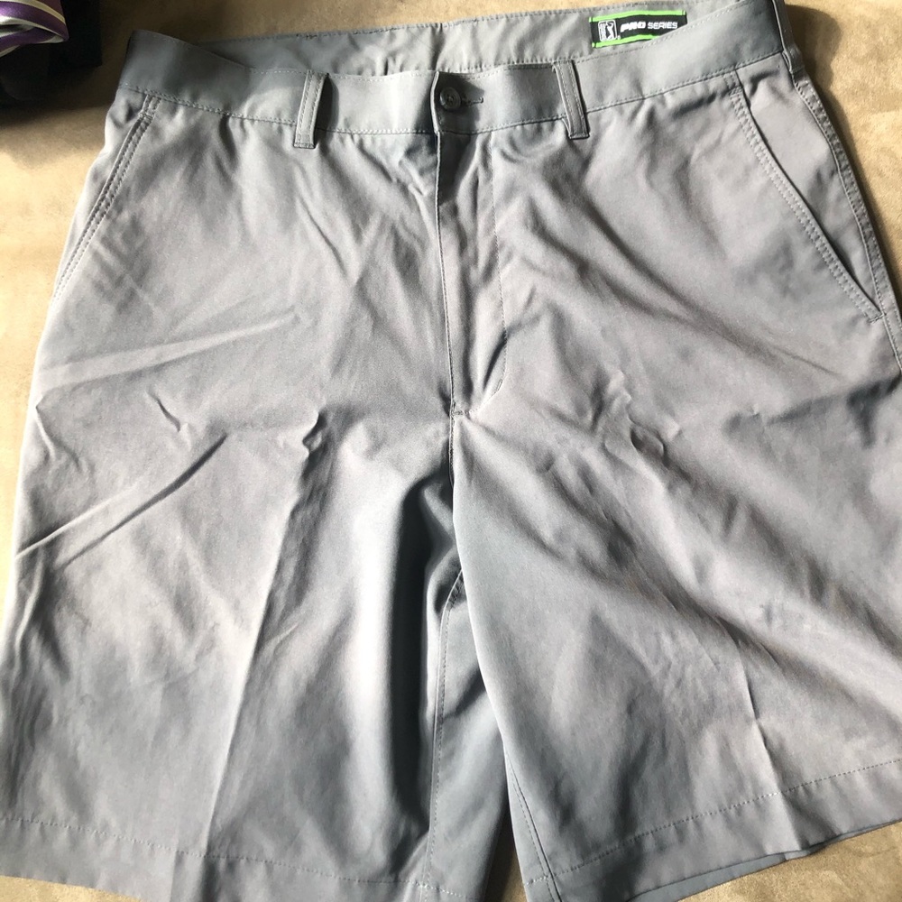 Men’s golf shorts gray